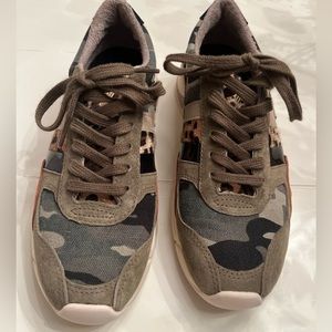 Stylish Camouflage Women's Sneakers